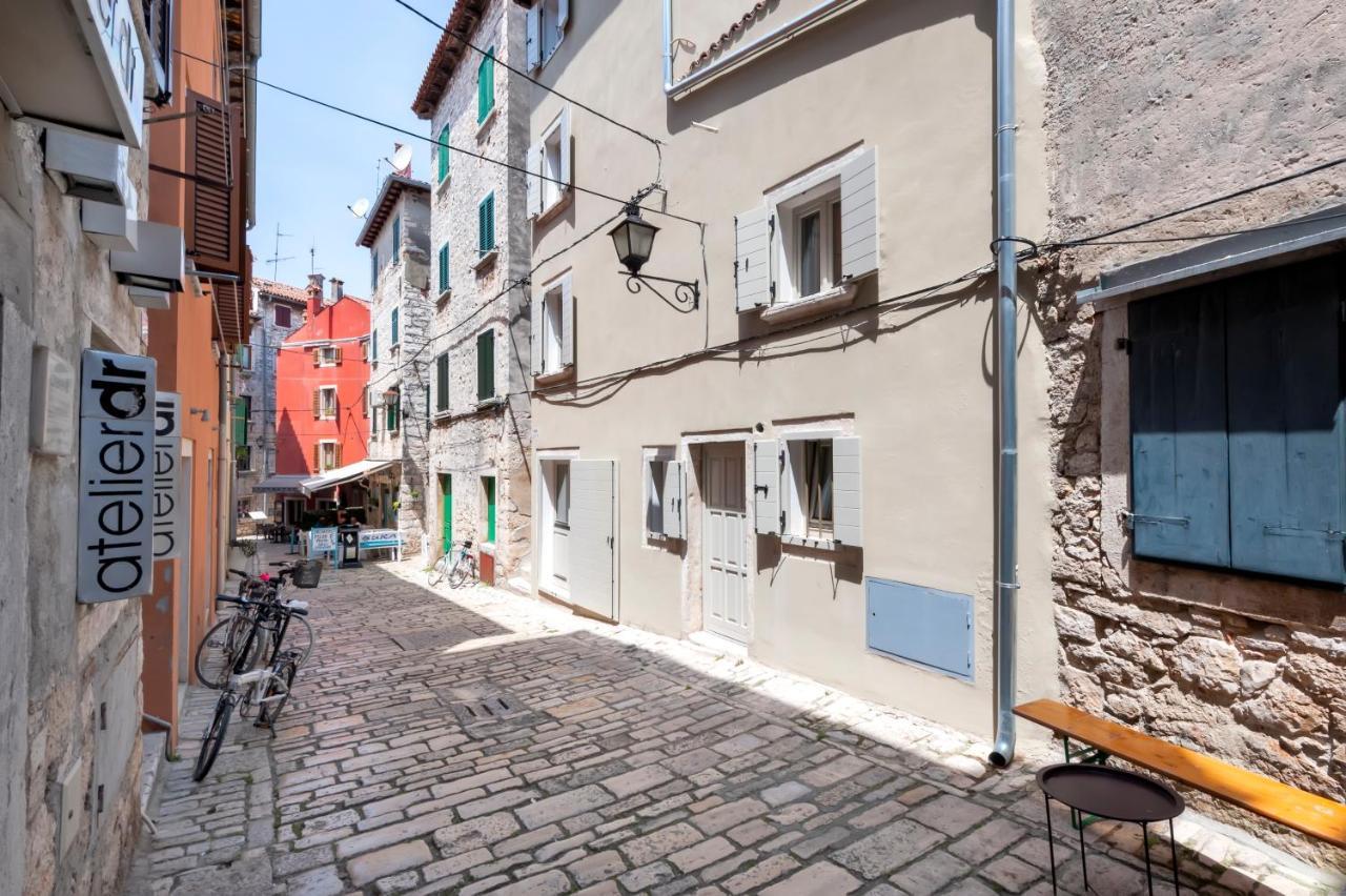 Calnova Suites Rovigno Esterno foto