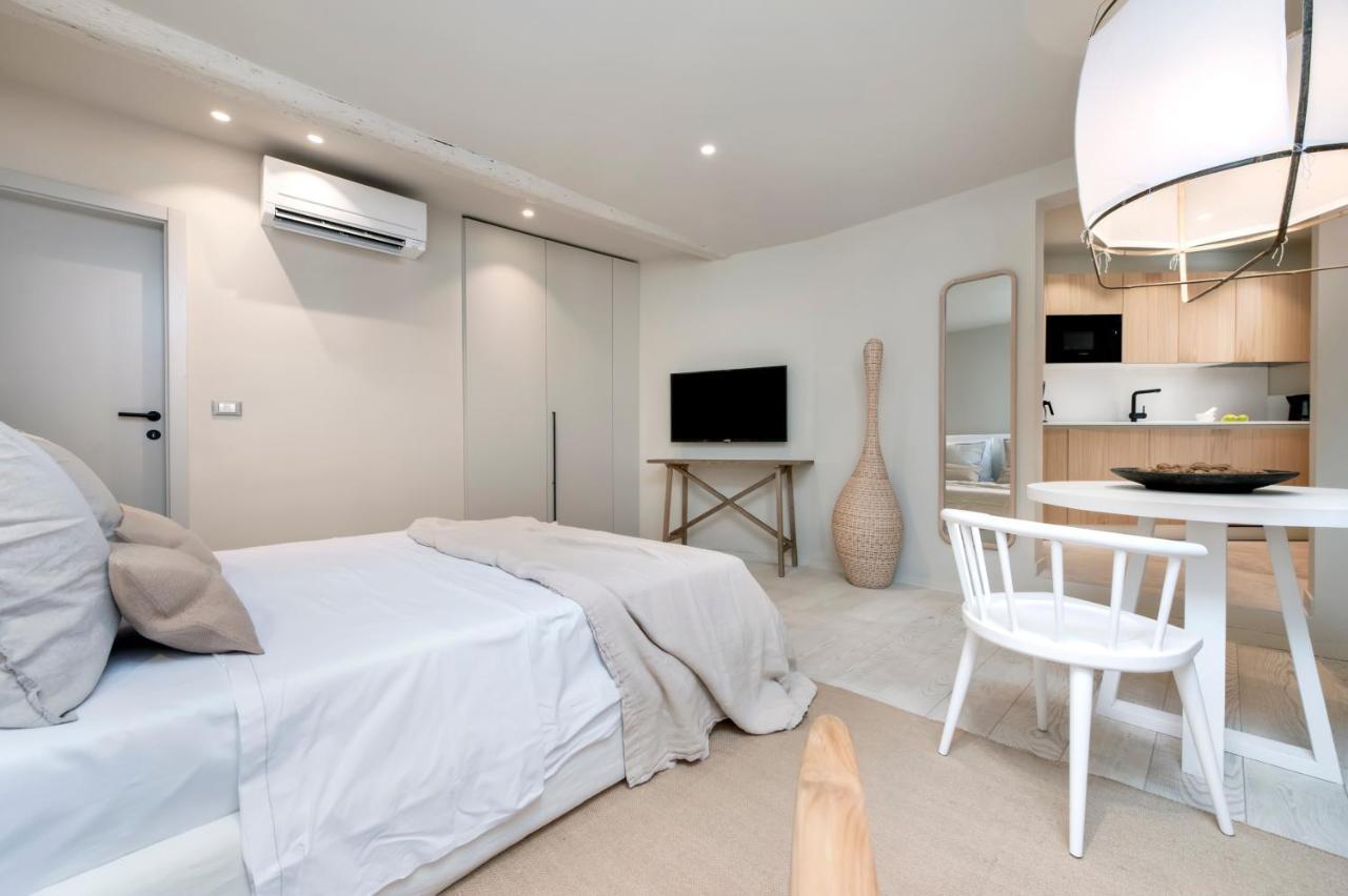 Calnova Suites Rovigno Esterno foto