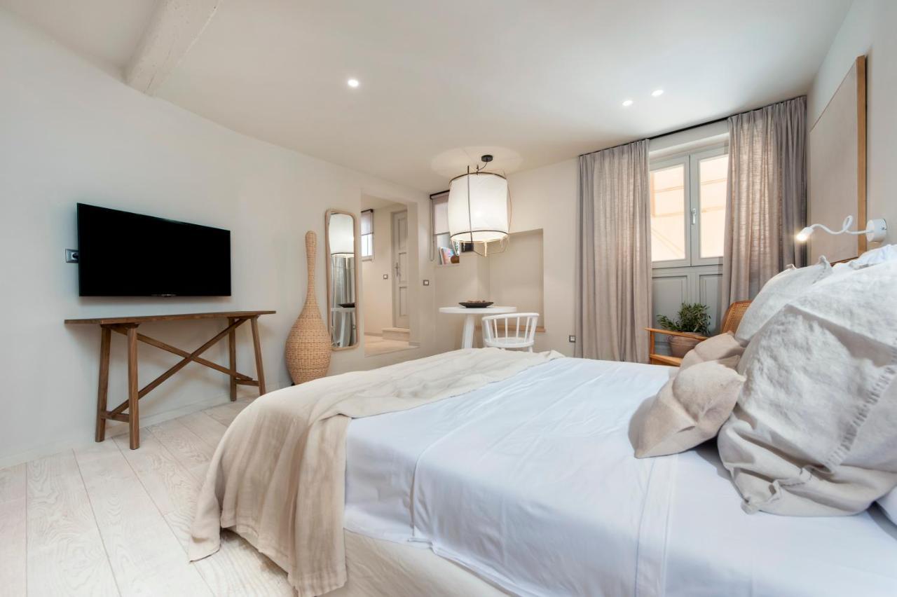 Calnova Suites Rovigno Esterno foto